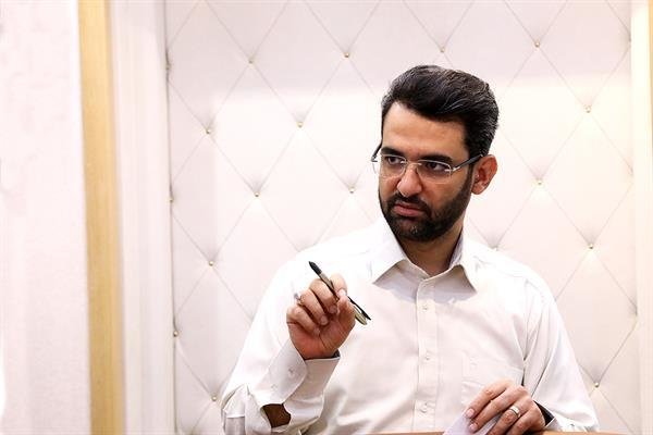 وضعیت هوش مصنوعی در کشور به تعبیر آذری جهرمی وضعیت هوش مصنوعی در کشور به تعبیر آذری جهرمی