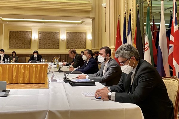 تحریمهای فلجکننده قبل از برجام را فراموش نکنیم تحریمهای فلجکننده قبل از برجام را فراموش نکنیم