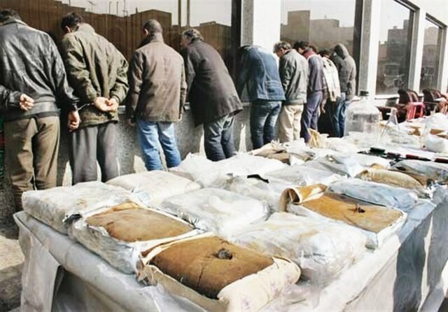 انهدام ۳ باند قاچاق مواد مخدر در تهران انهدام ۳ باند قاچاق مواد مخدر در تهران