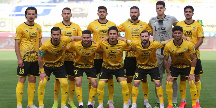سپاهان صدر را از پرسپولیس گرفت سپاهان صدر را از پرسپولیس گرفت