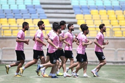 میهمان ویژه در تمرین امروز پرسپولیس میهمان ویژه در تمرین امروز پرسپولیس