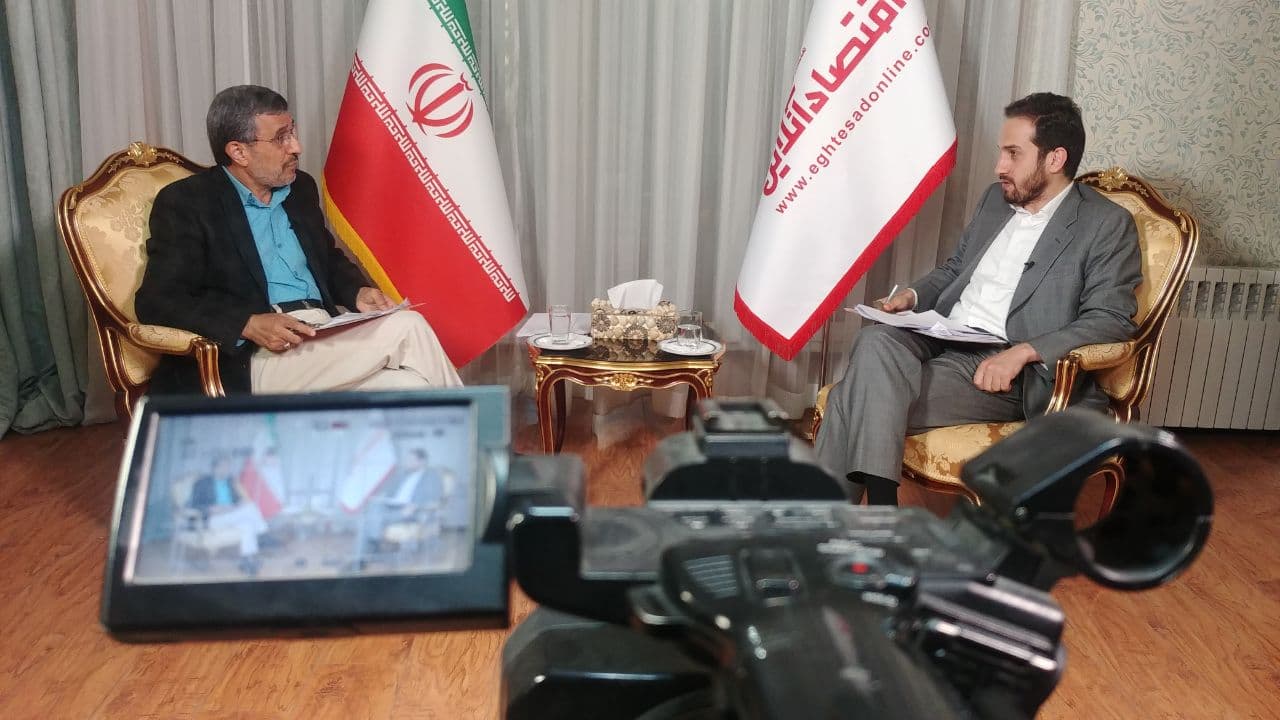 پاسخ احمدی نژاد به اینکه؛ چرا همه سهام عدالت ندارند؟ پاسخ احمدی نژاد به اینکه؛ چرا همه سهام عدالت ندارند؟
