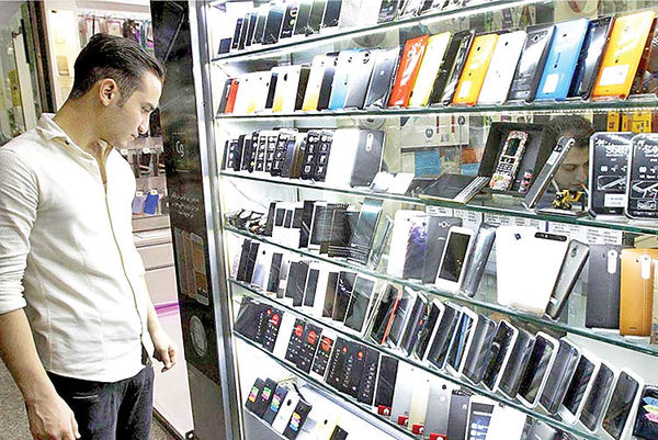 عرضه موبایل بیشتر از تقاضا شد عرضه موبایل بیشتر از تقاضا شد
