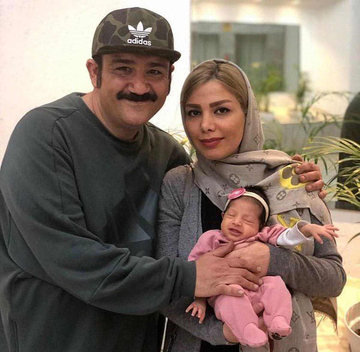 مهران غفوریان در شب تولد مادرش + عکس