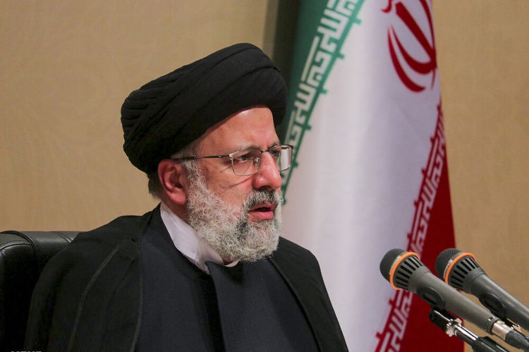 رئیسی: گرفتار حاشیه ها نخواهم شد رئیسی: گرفتار حاشیه ها نخواهم شد