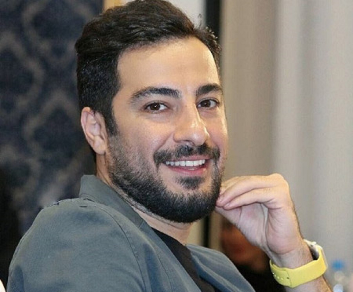 نوید محمدزاده در کنار پدر و مادرش + عکس