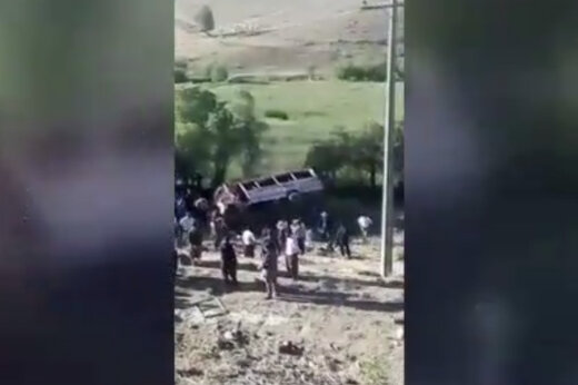واژگونی مرگبار خودرو حامل صندوق رأی + فیلم