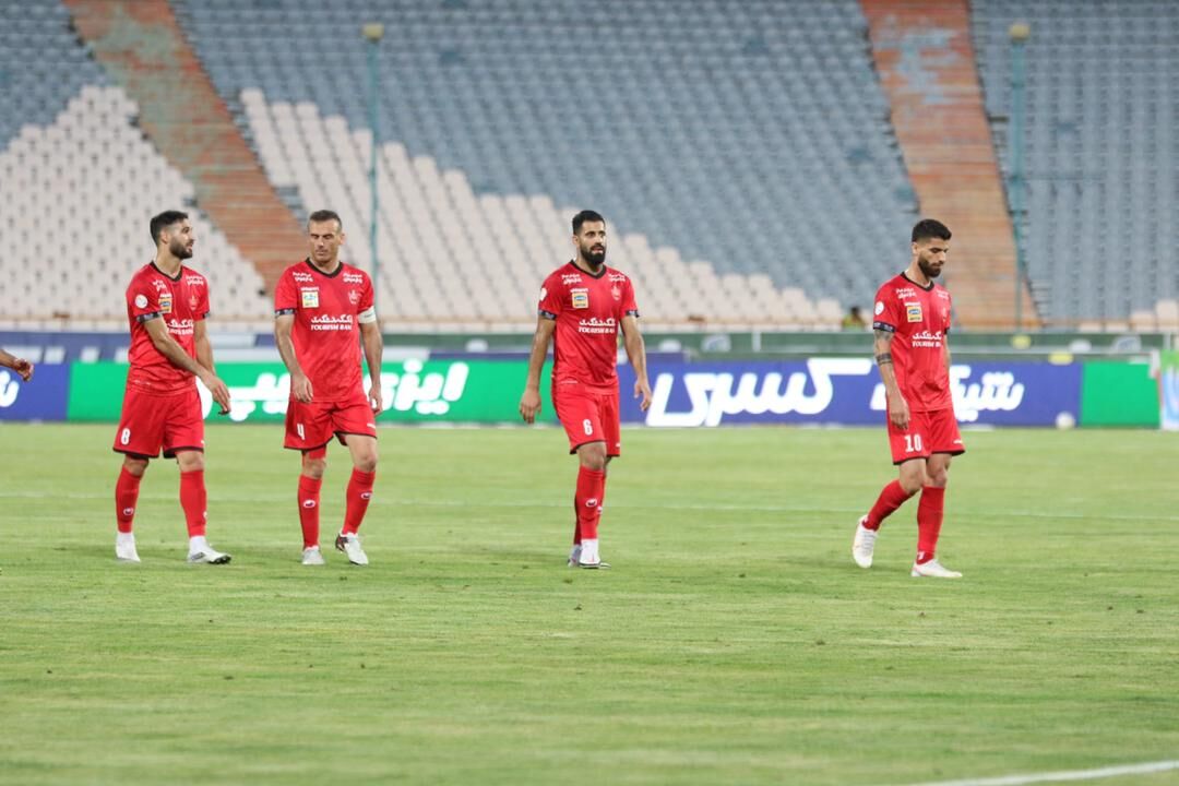 کاپ قهرمانی سوپرجام به پرسپولیس اهدا شد کاپ قهرمانی سوپرجام به پرسپولیس اهدا شد