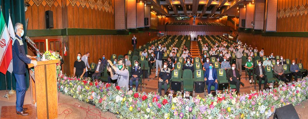 بازیکنان ذوب آهن از سخت کوشی تلاشگران خط تولید الگو بگیرند بازیکنان ذوب آهن از سخت کوشی تلاشگران خط تولید الگو بگیرند
