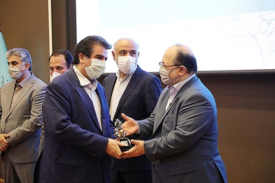 بانک رفاه کارگران موفق به دریافت نشان درخشان جهش تولید و بهره وری سازمان شد بانک رفاه کارگران موفق به دریافت نشان درخشان جهش تولید و بهره وری سازمان شد