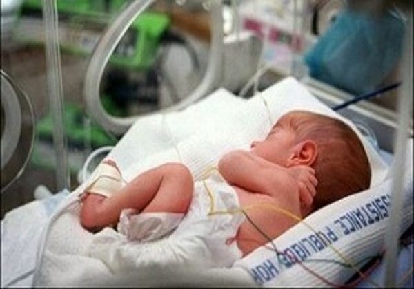 آیا خون در مدفوع نوزاد جدی است؟ آیا خون در مدفوع نوزاد جدی است؟