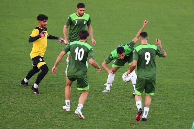 هیچ بازیکنی از تیم ملی خط نمی خورد هیچ بازیکنی از تیم ملی خط نمی خورد