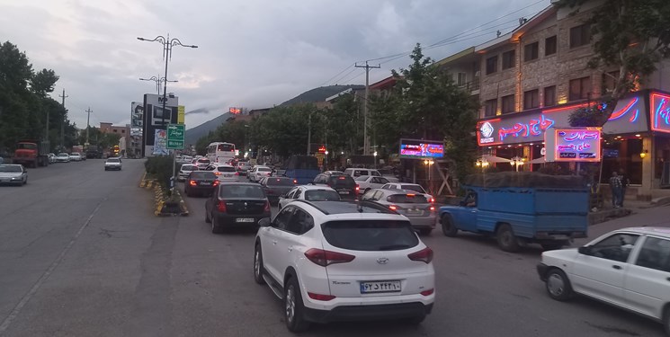 ترافیک سنگین در جاده فشم و محورهای کندوان و هراز ترافیک سنگین در جاده فشم و محورهای کندوان و هراز