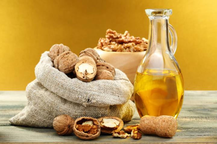 این افراد باید روغن گردو مصرف کنند این افراد باید روغن گردو مصرف کنند