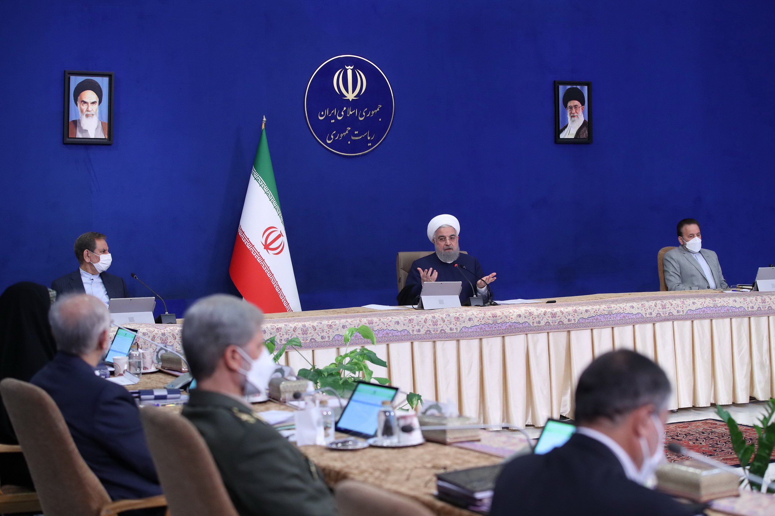 ادارات دولتی پنجشنبه ها تعطیل می شود / اختصاص اعتبار، امهال و اعطای تسهیلات برای مدیریت خشکسالی ادارات دولتی پنجشنبه ها تعطیل می شود / اختصاص اعتبار، امهال و اعطای تسهیلات برای مدیریت خشکسالی