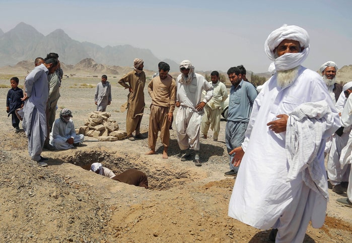 ترکیب فاجعه پیک پنجم و کمبود امکانات؛ به داد سیستان و بلوچستان برسید! ترکیب فاجعه پیک پنجم و کمبود امکانات؛ به داد سیستان و بلوچستان برسید!