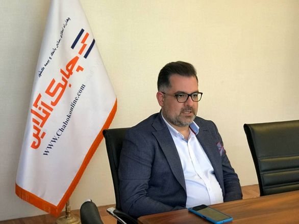 مهارت در فن بیان مشتری را به خرید بیمه نامه ترغیب می کند مهارت در فن بیان مشتری را به خرید بیمه نامه ترغیب می کند