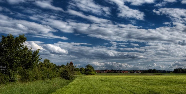 رگبار و رعد و برق و باد شدید در بسیاری از استان ها