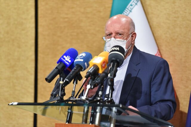 مسیر مشتریان نفت ایران کوتاه شد / ذخیرهسازی ۱۰میلیون بشکه نفت خام در جاسک مسیر مشتریان نفت ایران کوتاه شد / ذخیرهسازی ۱۰میلیون بشکه نفت خام در جاسک