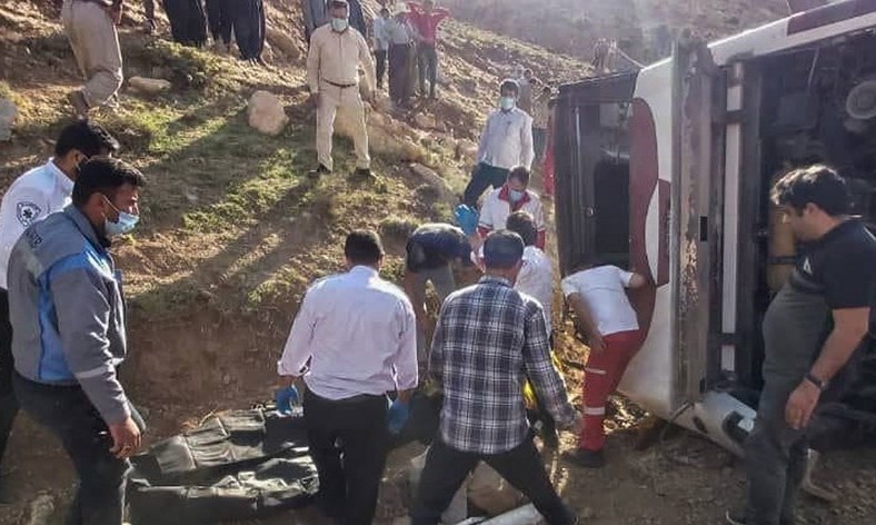 آخرین جزییات از واژگونی اتوبوس سرباز معلمان آخرین جزییات از واژگونی اتوبوس سرباز معلمان
