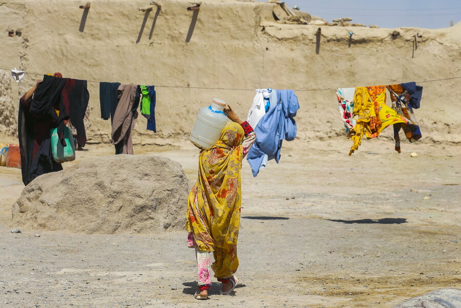کولبری به آب رسید کولبری به آب رسید
