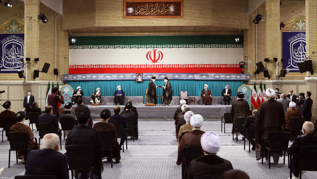 متن حکم تنفیذ سیزدهمین دوره ریاست جمهوری + عکس متن حکم تنفیذ سیزدهمین دوره ریاست جمهوری + عکس