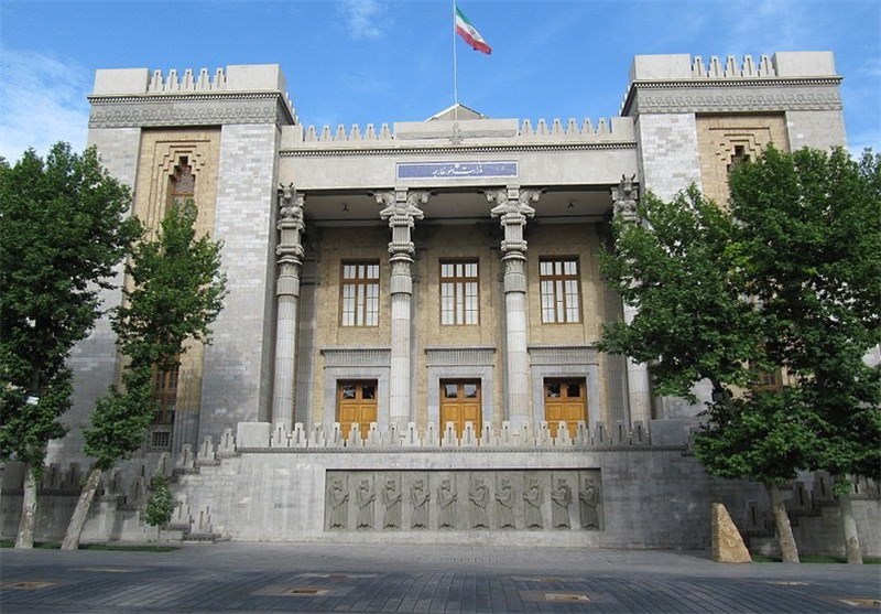 سفیر انگلیس به وزارت خارجه ایران فراخوانده شد سفیر انگلیس به وزارت خارجه ایران فراخوانده شد