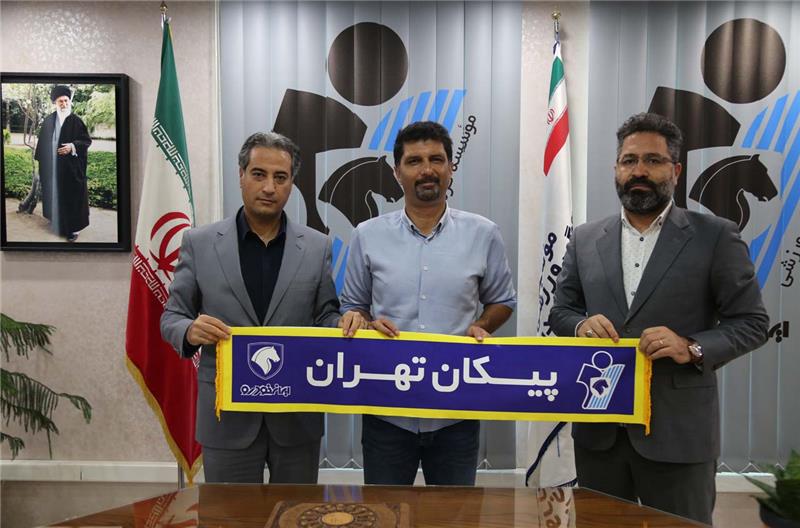 تارتار و حسینی جایشان را عوض کردند / سرمربی جدید پیکان انتخاب شد تارتار و حسینی جایشان را عوض کردند / سرمربی جدید پیکان انتخاب شد