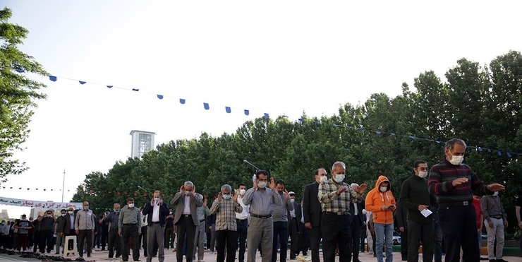 نماز ظهر عاشورا بدون دسته روی اقامه می شود نماز ظهر عاشورا بدون دسته روی اقامه می شود