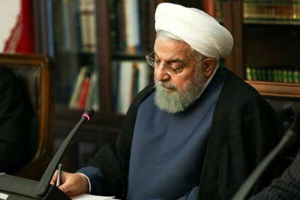 روحانی درگذشت علیرضا تابش را تسلیت گفت روحانی درگذشت علیرضا تابش را تسلیت گفت