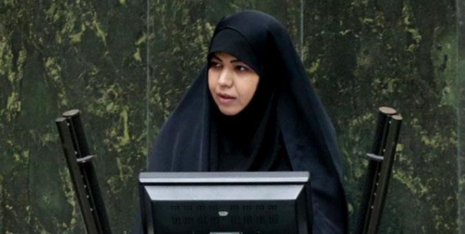 گزارش کمیسیون بهداشت درخصوص برنامه های وزیر پیشنهادی بهداشت / تاکید وزیر عین اللهی بر محرومیت زدایی درمانی از مناطق کم برخوردار گزارش کمیسیون بهداشت درخصوص برنامه های وزیر پیشنهادی بهداشت / تاکید وزیر عین اللهی بر محرومیت زدایی درمانی از مناطق کم برخوردار