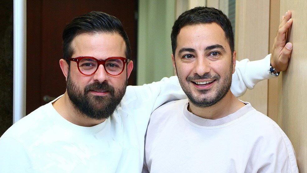هومن سیدی در کنار نوید محمدزاده و همسرش + عکس
