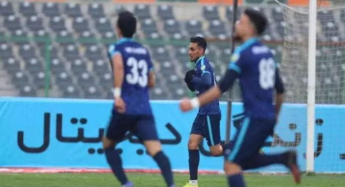 انتقال قطعی مهاجم پرسپولیس به پیکان انتقال قطعی مهاجم پرسپولیس به پیکان