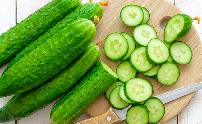 ۷ راه برای استفاده از خیار برای پوست ۷ راه برای استفاده از خیار برای پوست