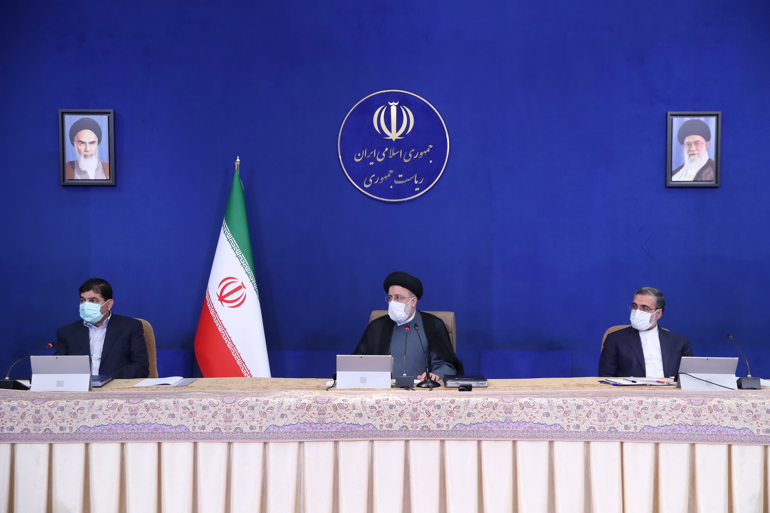 موافقت با اصلاح آیین نامه اجرایی نحوه صدور مجوز فعالیت های صنایع دستی و فرش دستباف موافقت با اصلاح آیین نامه اجرایی نحوه صدور مجوز فعالیت های صنایع دستی و فرش دستباف