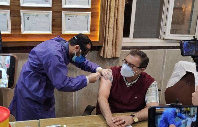نوبت به واکسیناسیون خانواده کادر درمان رسید نوبت به واکسیناسیون خانواده کادر درمان رسید