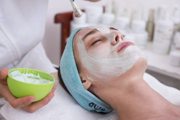 ماسک های خانگی صورت برای ۶ شرایط مختلف پوست ماسک های خانگی صورت برای ۶ شرایط مختلف پوست