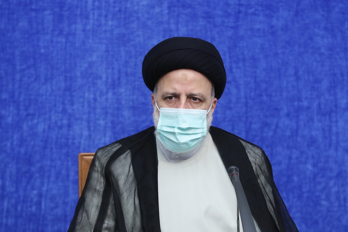 دولت نسبت به همه مردم کشور وظیفه دارد / انشالله در این سفر بتوانیم بخشی از مشکلات استان خوزستان را برطرف کنیم دولت نسبت به همه مردم کشور وظیفه دارد / انشالله در این سفر بتوانیم بخشی از مشکلات استان خوزستان را برطرف کنیم
