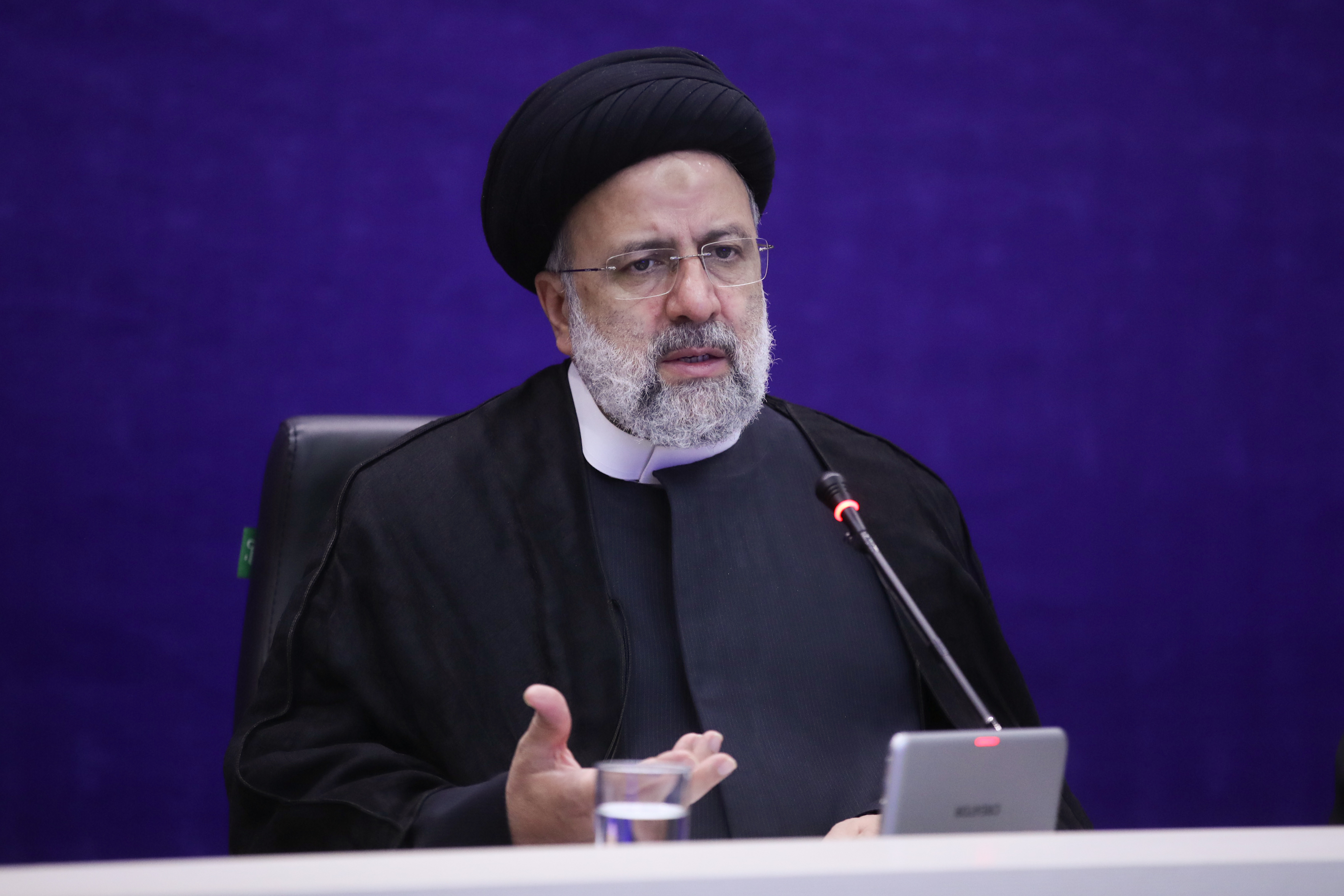 مسئله اشتغال از برنامه های اصلی و جدی دولت است مسئله اشتغال از برنامه های اصلی و جدی دولت است