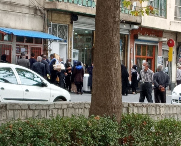 صف های طولانی نان در ارومیه