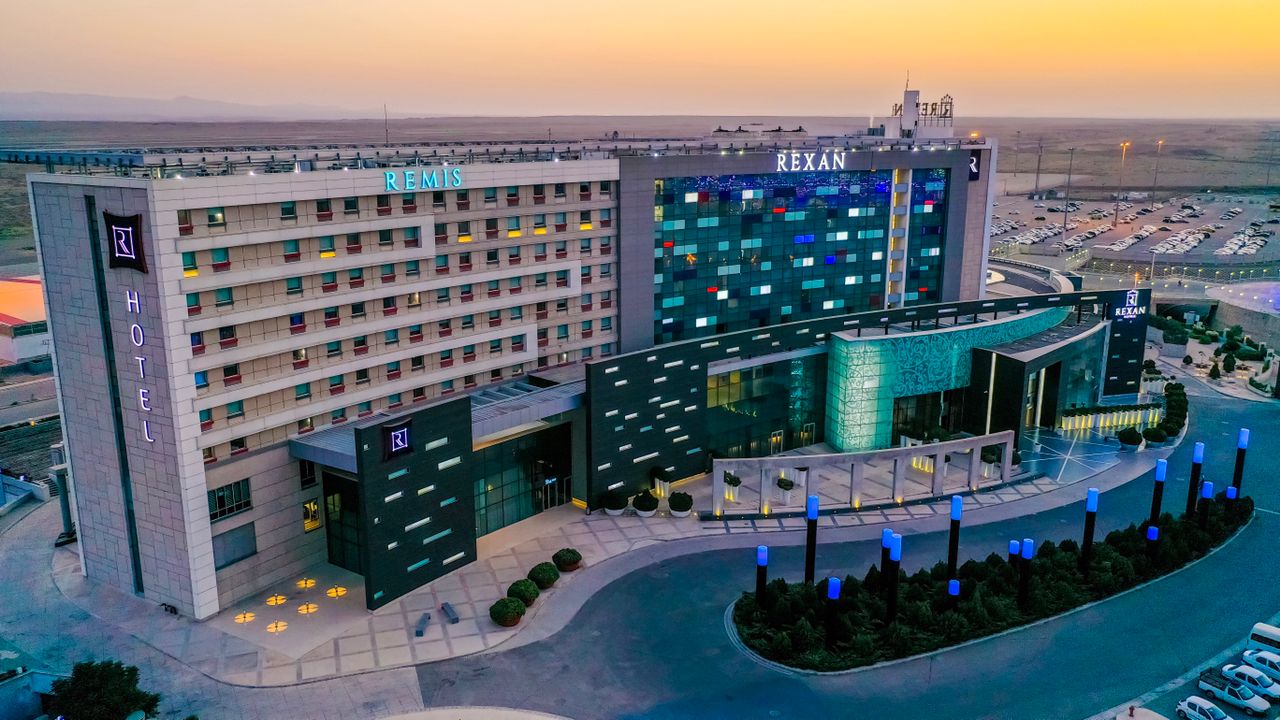 نشان هتل‌ های فرودگاهی امام خمینی(ره) به “رکسان” تغییر کرد
