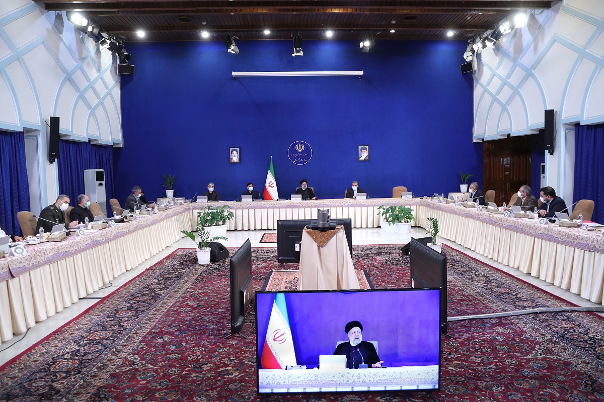 واکسن خارجی نمی تواند دائمی باشد / نقدینگی به سمت تولید و اشتغال سوق یابد