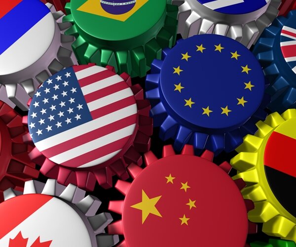 اقتصاد جهان به سمت رکود تورمی پیش می رود