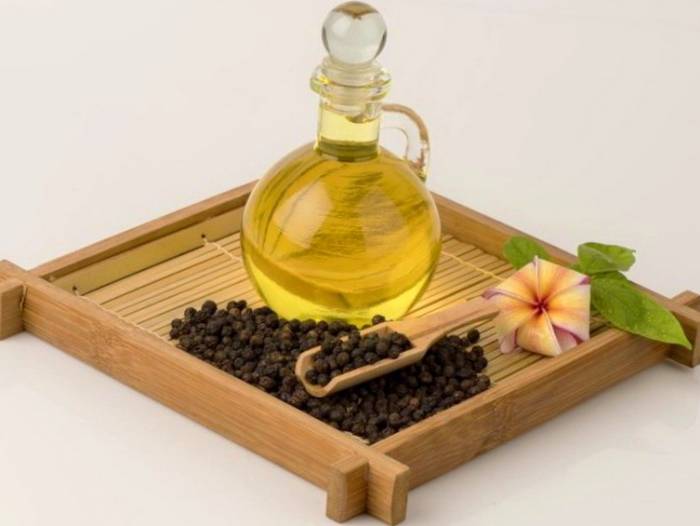 چرا باید روغن فلفل سیاه مصرف کنیم؟ چرا باید روغن فلفل سیاه مصرف کنیم؟