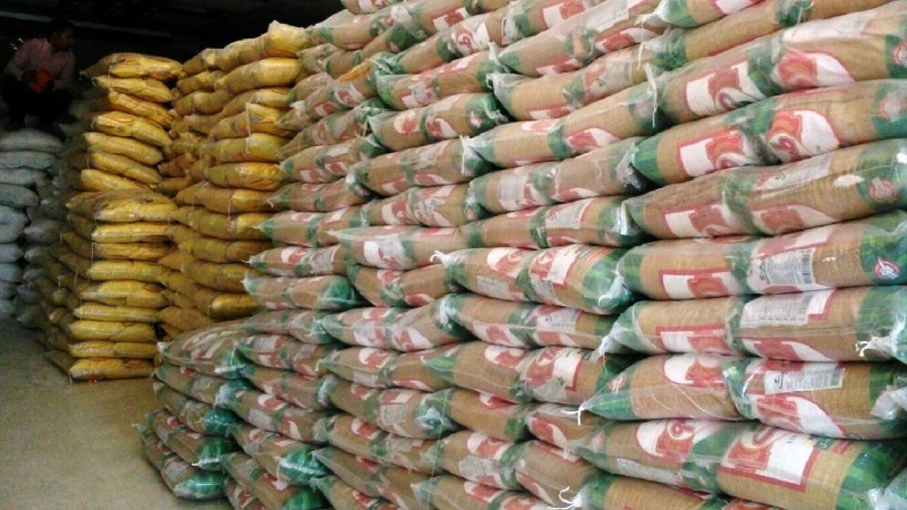 دستور ویژه قضایی برای ترخیص فوری ۱۴۰ هزار تن روغن خوراکی و ۱۲ هزار تن برنج دستور ویژه قضایی برای ترخیص فوری ۱۴۰ هزار تن روغن خوراکی و ۱۲ هزار تن برنج
