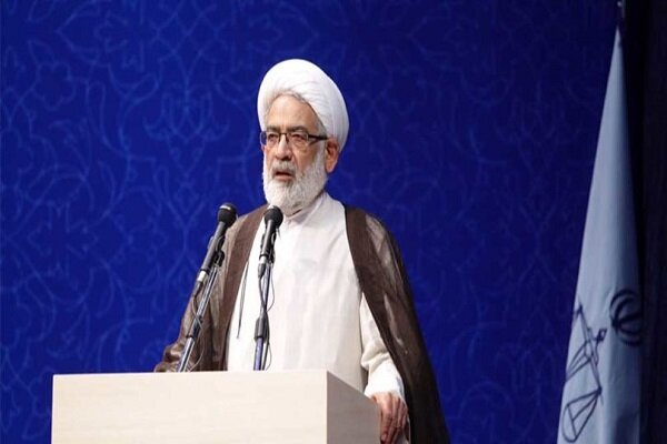 تاکید دادستان کل کشور بر حمایت قضایی از سرمایه گذاران، صاحبان صنایع و تولیدکنندگان تاکید دادستان کل کشور بر حمایت قضایی از سرمایه گذاران، صاحبان صنایع و تولیدکنندگان