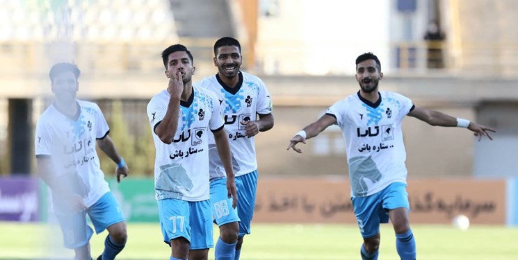 پیکان با تراکتور از پرسپولیس سبقت گرفت / اولین برد تیم هوادار و ادامه بحران پدیده پیکان با تراکتور از پرسپولیس سبقت گرفت / اولین برد تیم هوادار و ادامه بحران پدیده