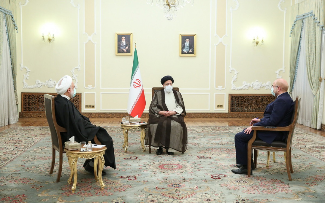همکاری هر چه بیشتر قوا برای حل مسائل و مشکلات معیشتی مردم همکاری هر چه بیشتر قوا برای حل مسائل و مشکلات معیشتی مردم
