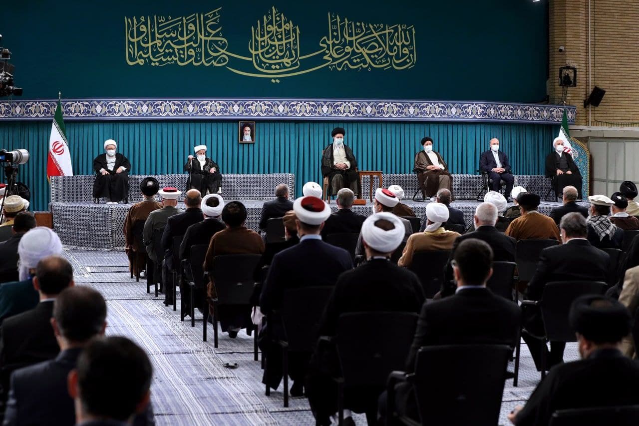 تمدن نوین اسلامی بدون وحدت شیعه و سنّی محقق نمیشود / «عدالت» سرلوحه همه تصمیمات مسئولان باشد تمدن نوین اسلامی بدون وحدت شیعه و سنّی محقق نمیشود / «عدالت» سرلوحه همه تصمیمات مسئولان باشد