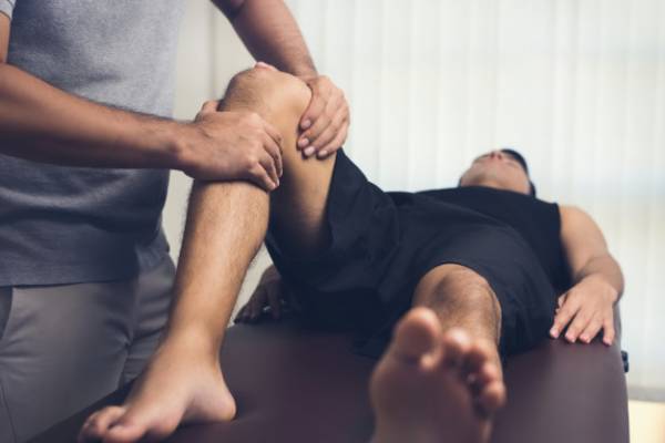 آرتروز زانو را با چه روشی درمان کنیم؟ آرتروز زانو را با چه روشی درمان کنیم؟